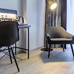 מלון דירות Park By Radisson